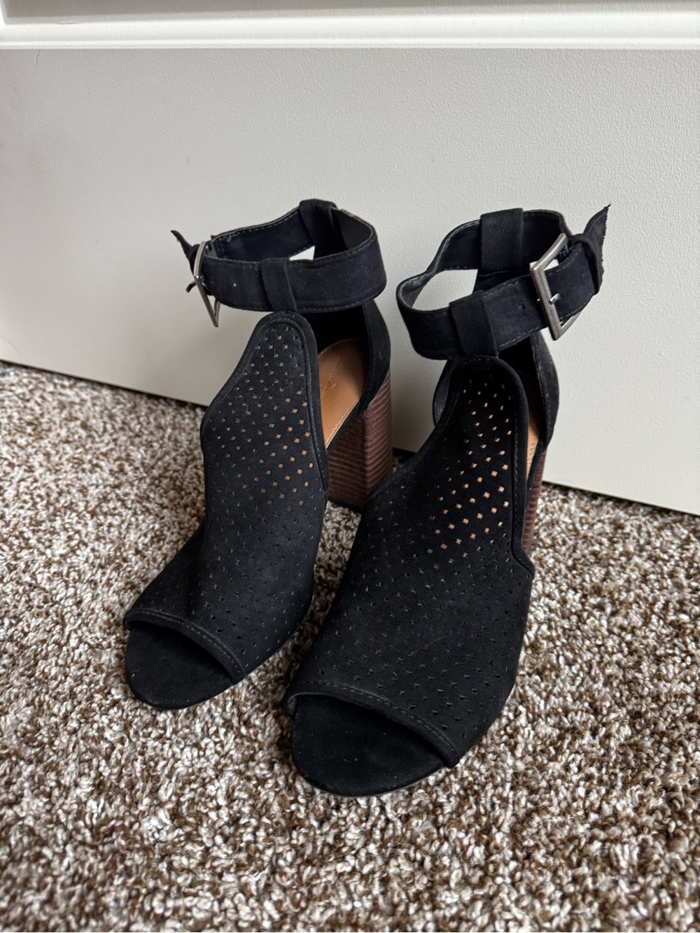 Universal Thread Black Open Toe Ankle Strap Heels